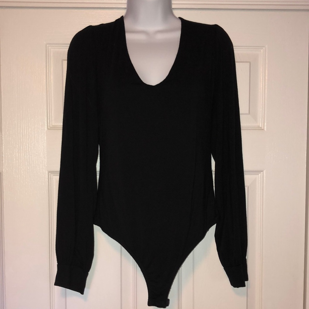 “Windsor” slightly puffed long sleeved, soft knit, black v-neck bodysuit, size M